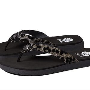 Yellow box Felcia sandals
